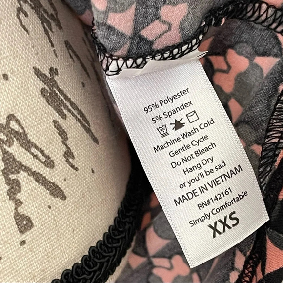 LulaRoe Irma Disney Minnie Mouse Print Oversized Shirt Size XXS NWT - Picture 5 of 7